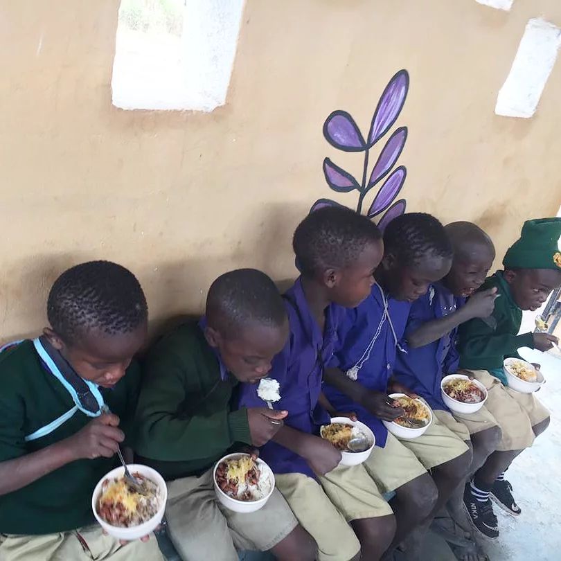 Children eating nutritious meals at school